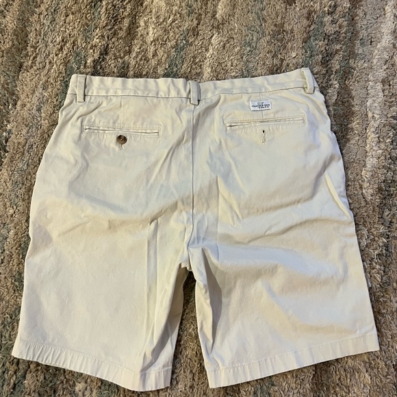 Vineyard Vines Breaker short. - Picture 2 of 3